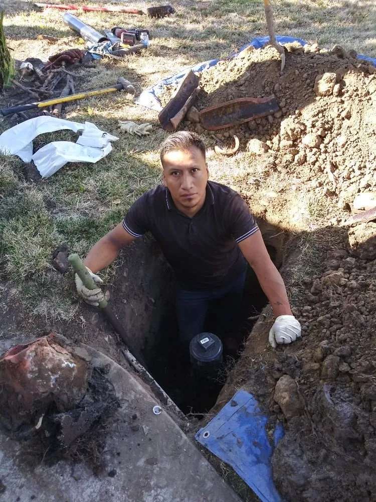 Slide of Leo's Plumbing Repair