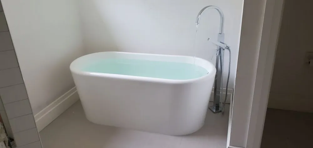 Slide of Leo's Real Plumbing