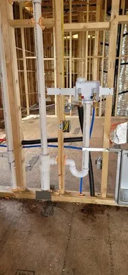 Leo's Real Plumbing Logo