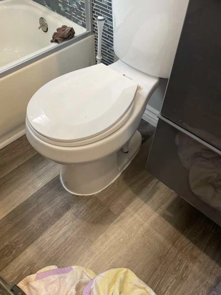 Slide of LeosPlumbing24Seven