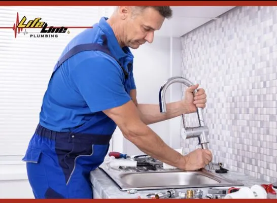 Life Line Plumbing Logo