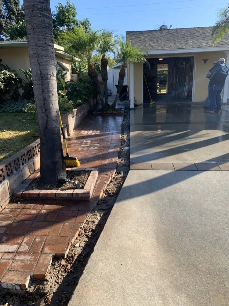 Slide of Lightning Plumbing & Rooter