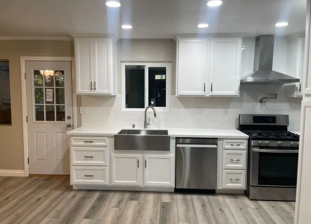 Slide of Linares Handyman