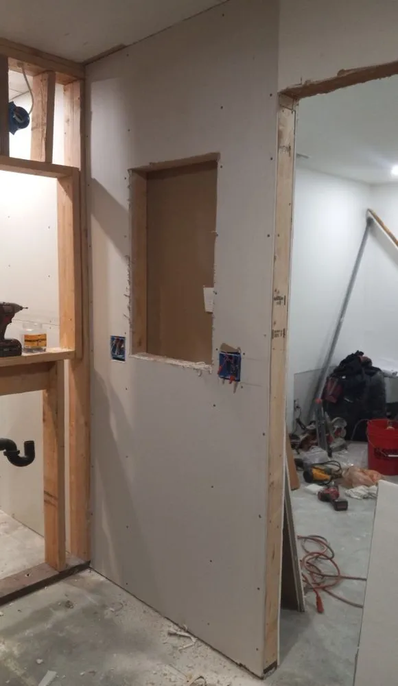 Slide of Linares Handyman