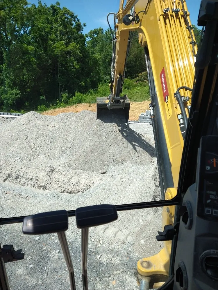 Slide of Lindsay's Excavation and Plumbing