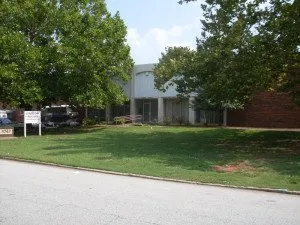 Lindstrom & Associates Logo