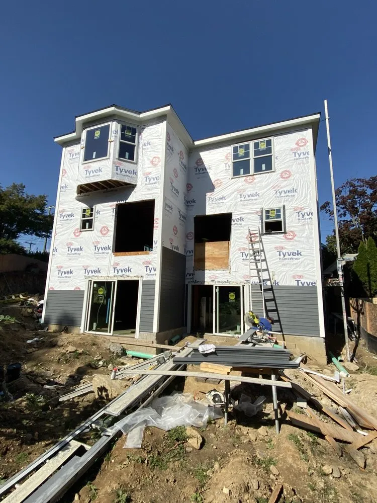 Slide of Lisi Contracting