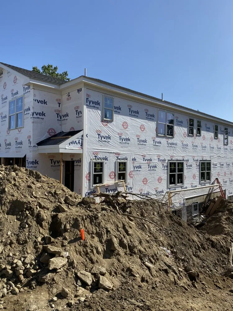 Slide of Lisi Contracting