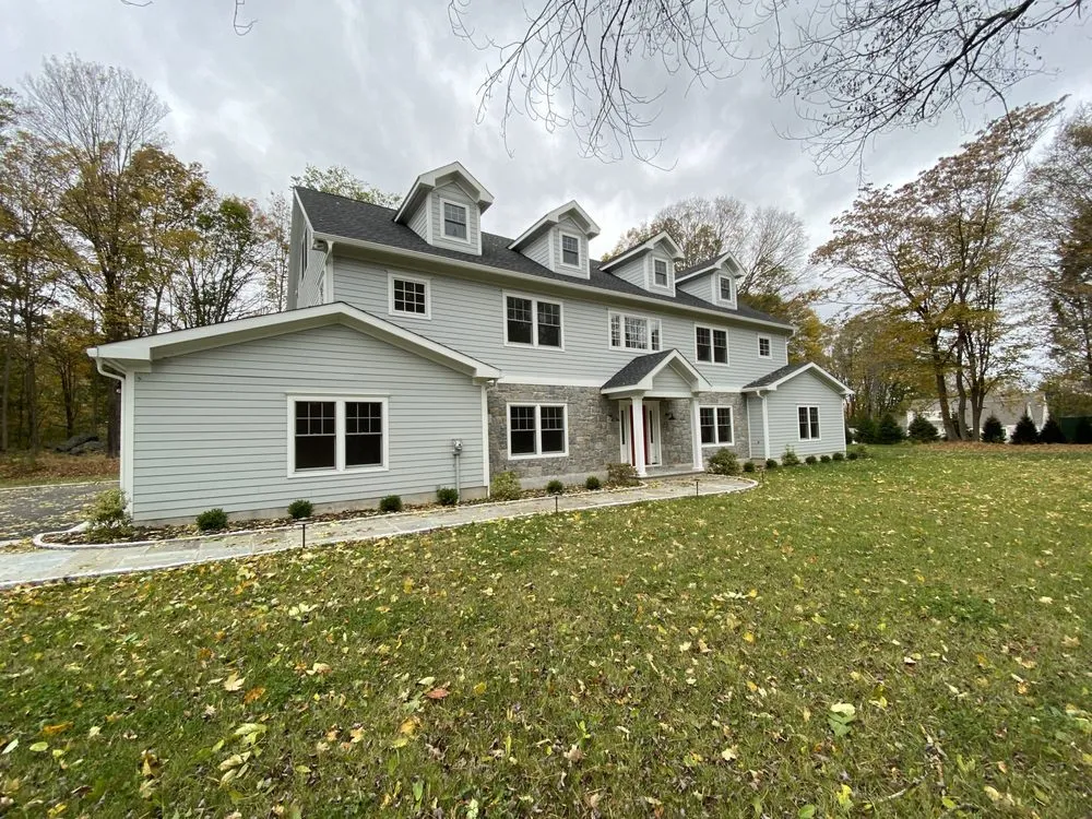 Slide of Lisi Contracting