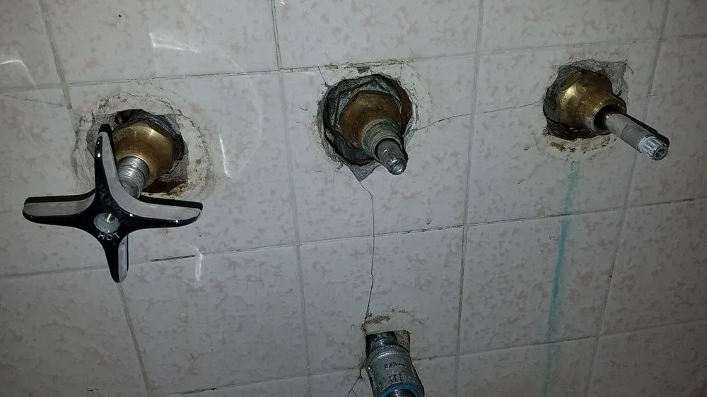 Slide of Lizama's Property Maintenance