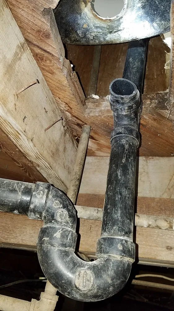 Slide of Lizama's Property Maintenance