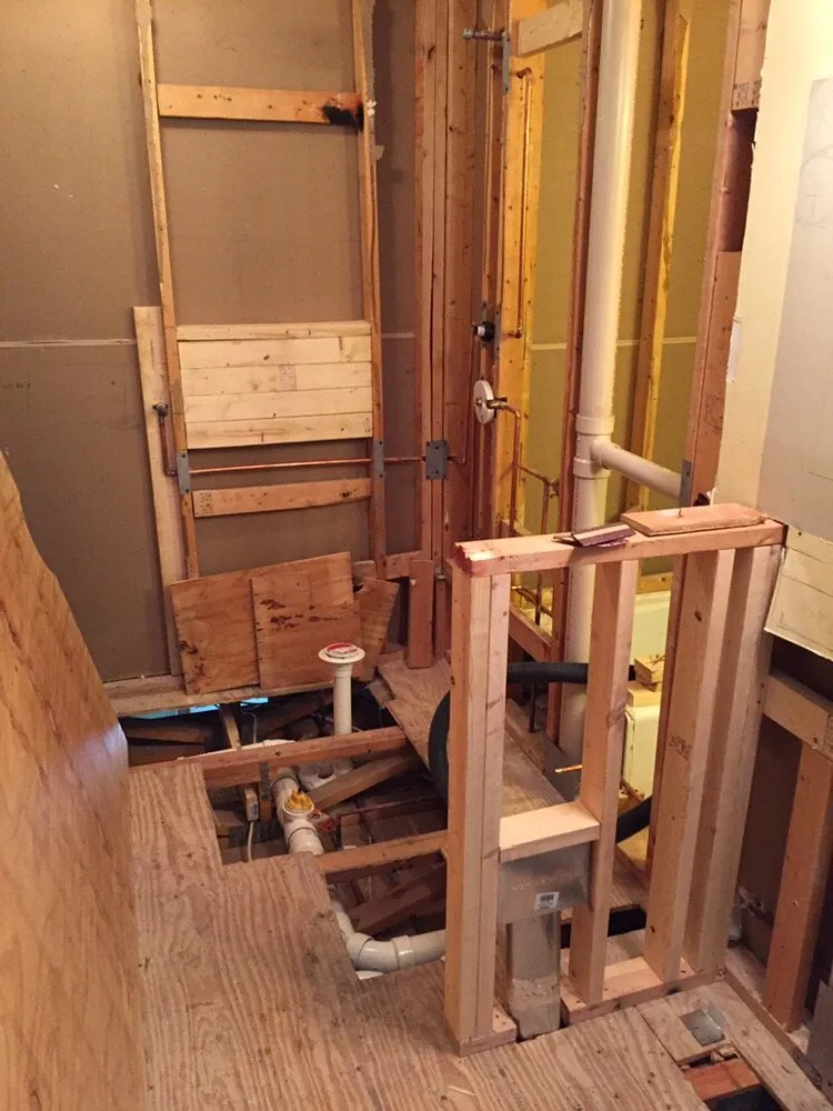 Slide of LLUGO General Contracting