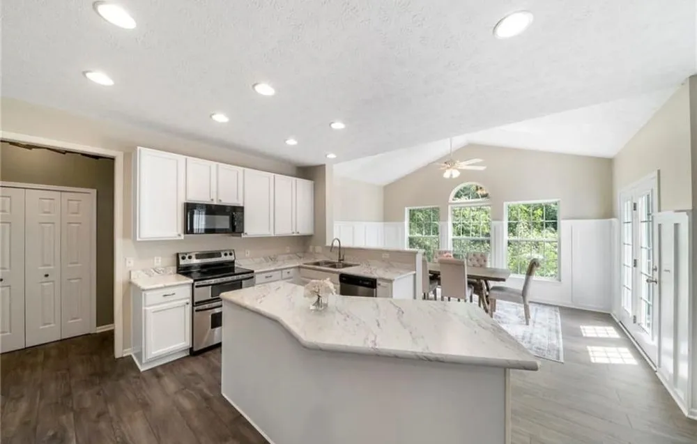 Slide of LM Home Improvement & Renovation