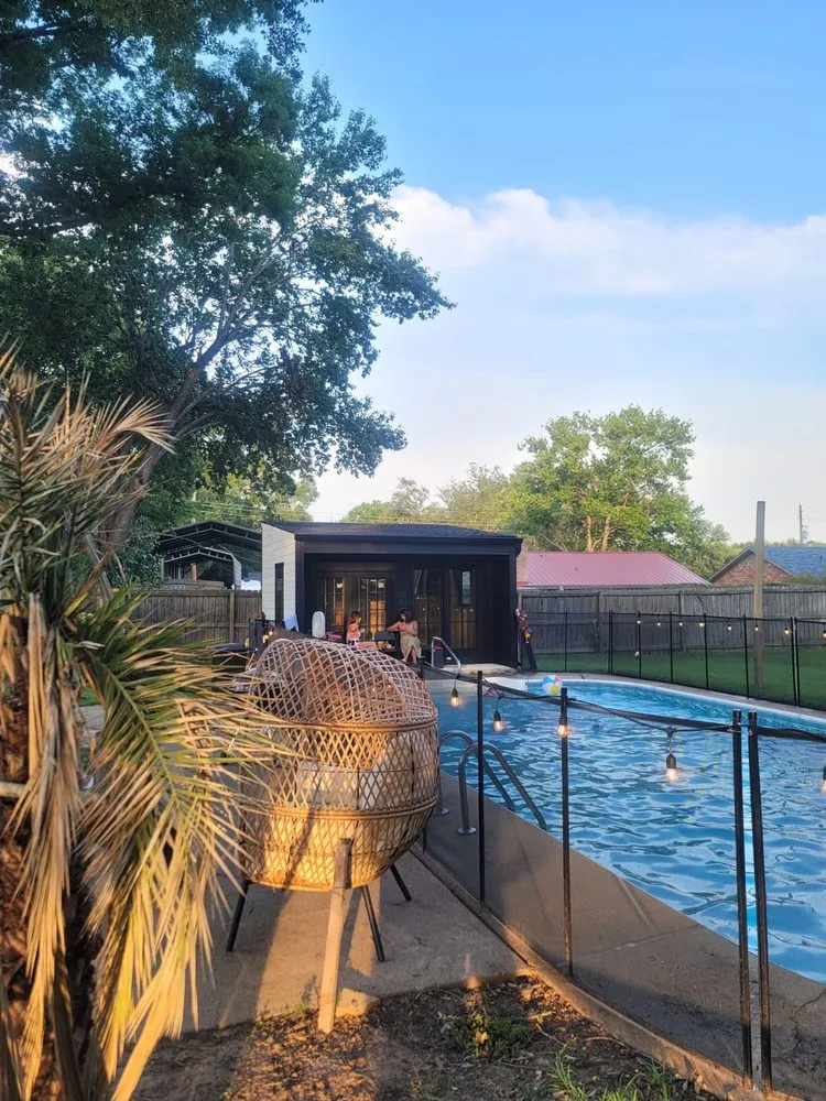 Slide of Lone Star Builders and Design