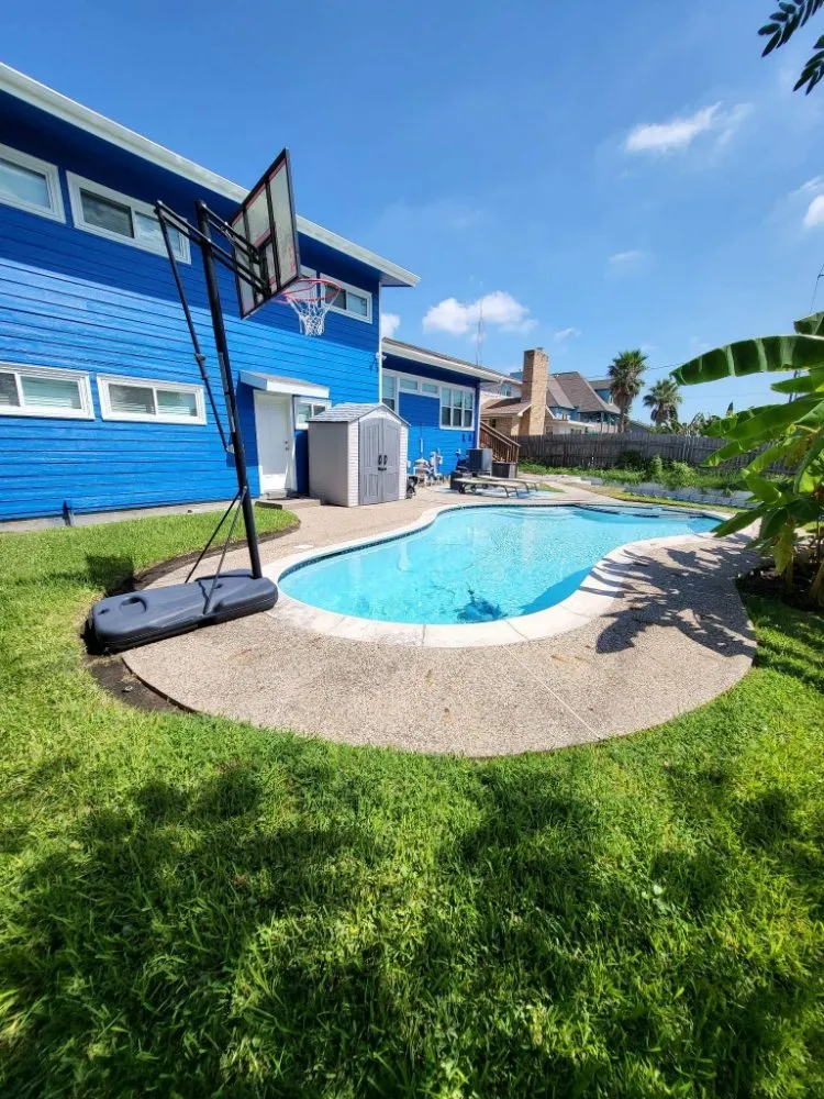 Slide of Lone Star Pools