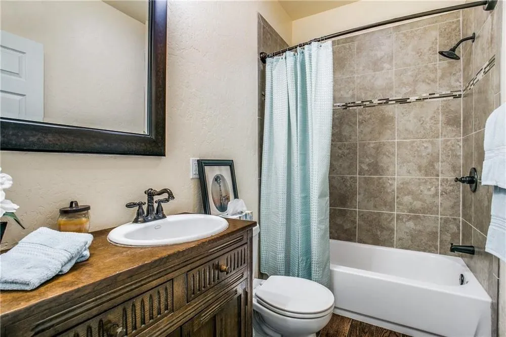 Slide of Lonnie Bravo Plumbing