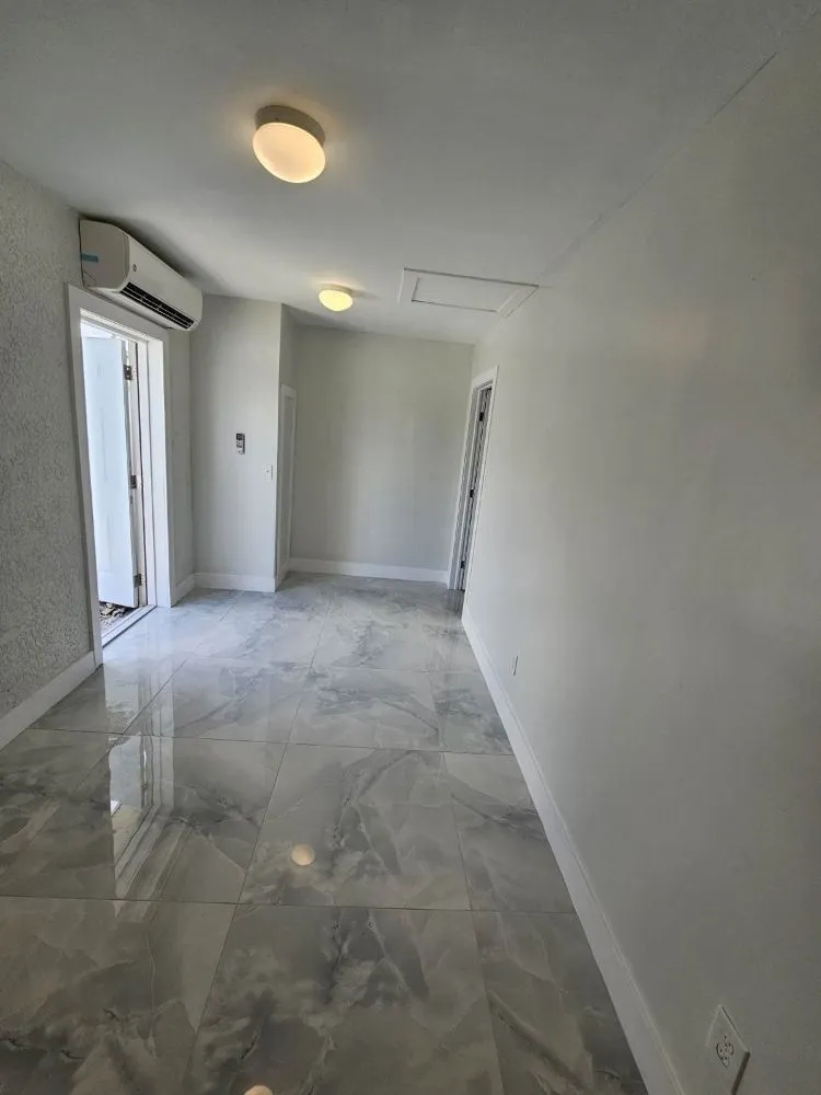 Slide of Lopez Luxury