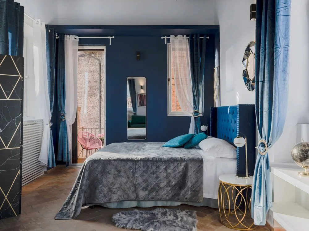 Slide of Lori Design & Construction