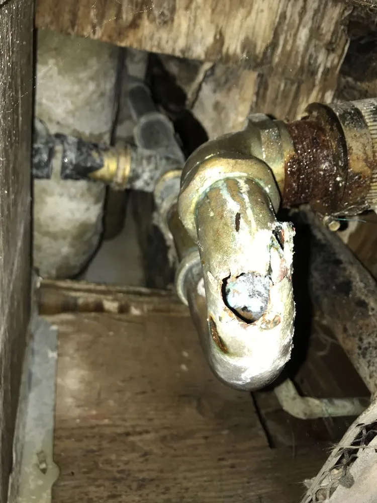 Slide of Los Plumbers