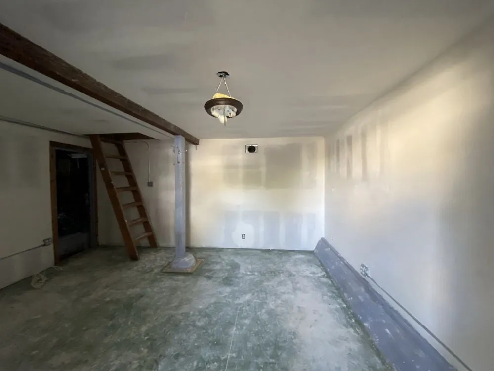 Slide of Lucas Handyman