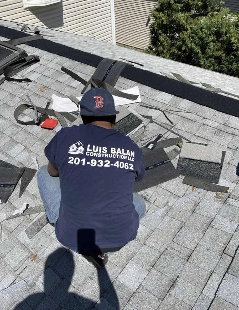 Slide of Luis Balan Construction