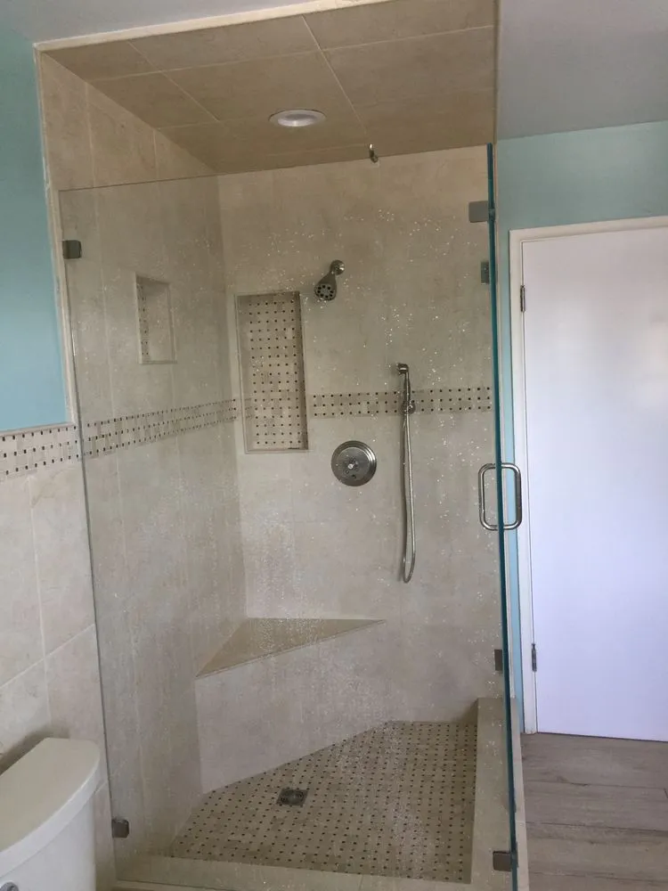 Slide of Luna Handyman