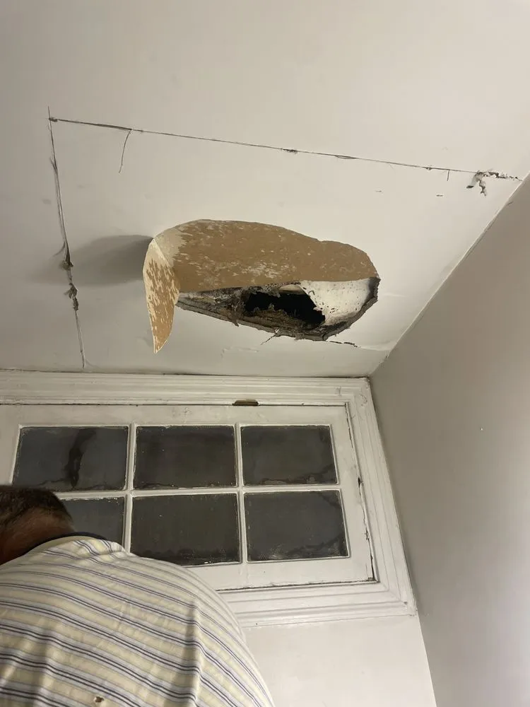 Slide of Lv Contractor