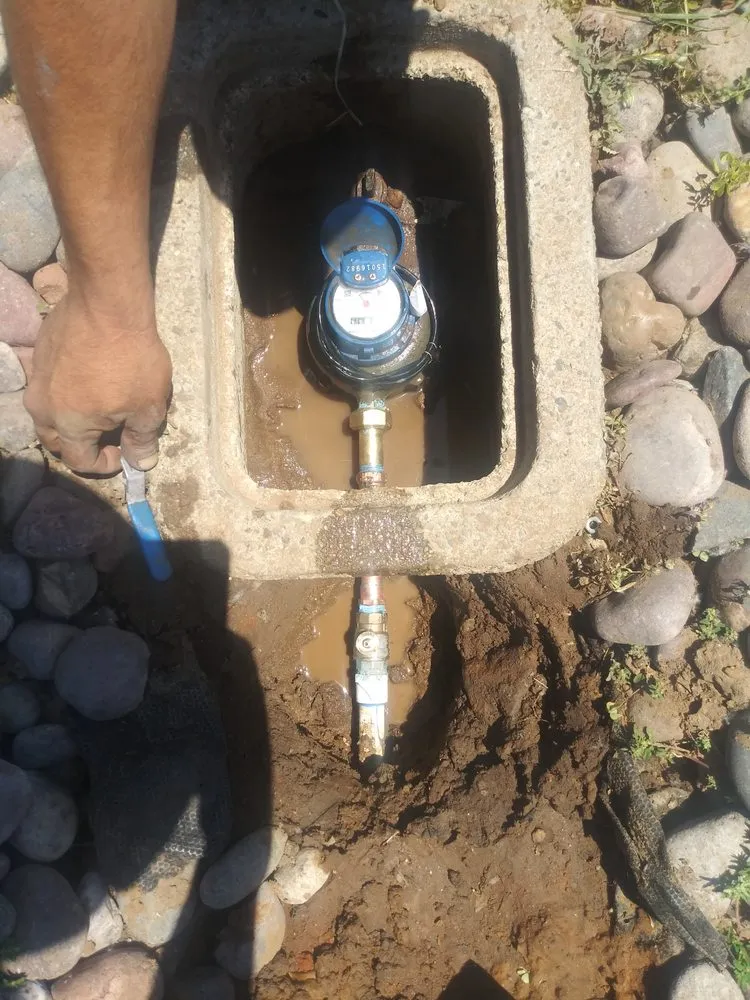 Slide of LW PRO PLUMBING