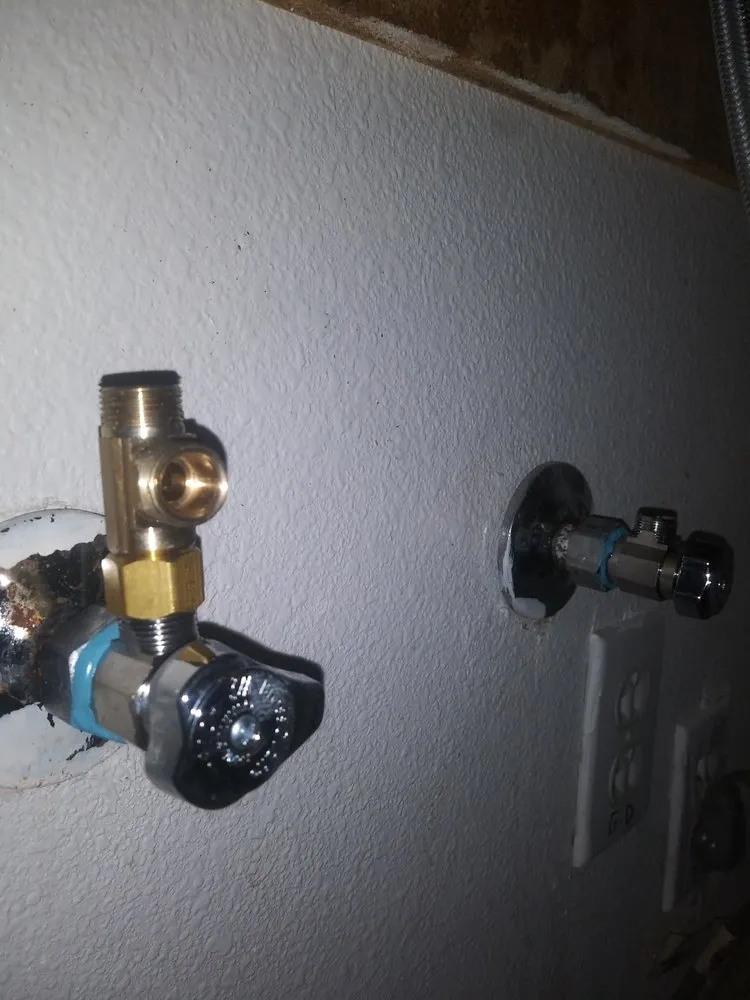 Slide of LW PRO PLUMBING