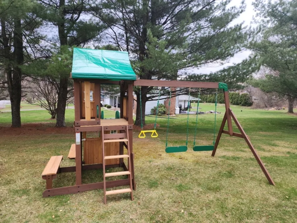 Slide of Lynn's Handyman Services