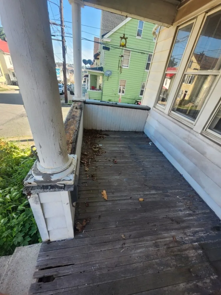 Slide of Lynn's Handyman Services