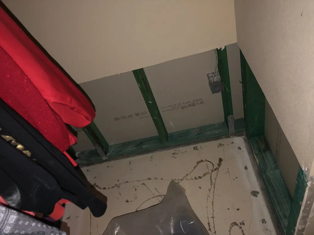 Expert emergency plumbing in Buenaventura Lakes, FL by Magic Drywall and Junk Removal