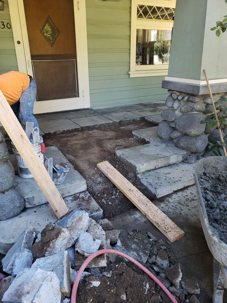 Slide of MAK Construction