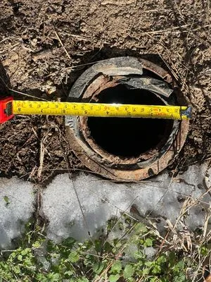 Make A Move Drain Cleaning Logo