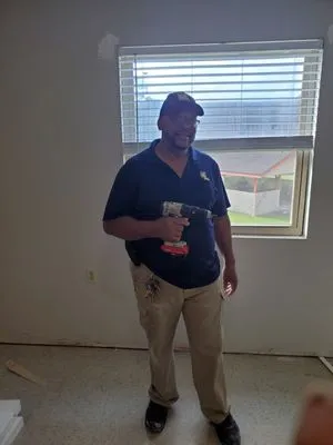 Mallet Home Repair Logo