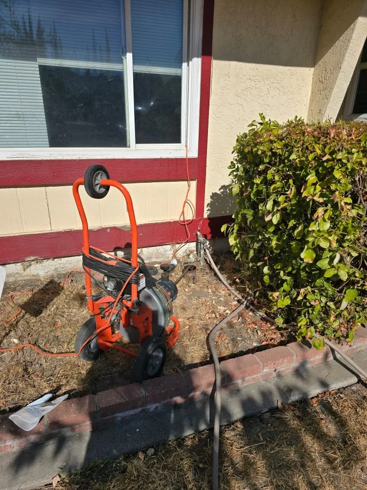 Reliable emergency plumbing for homes in West Sacramento, CA by Manny Handyman Services