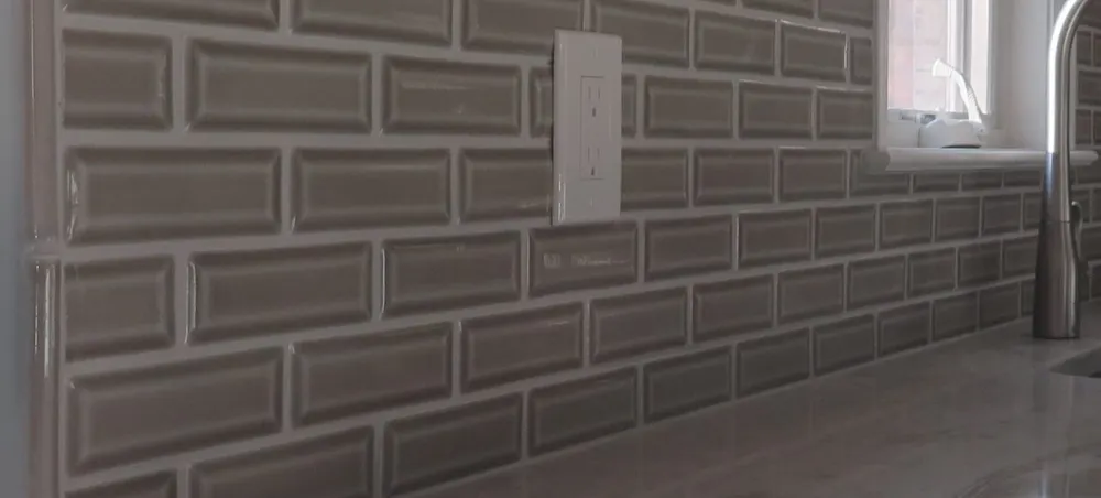 Slide of Manuel Handyman