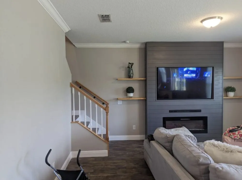 Slide of Manuel Handyman