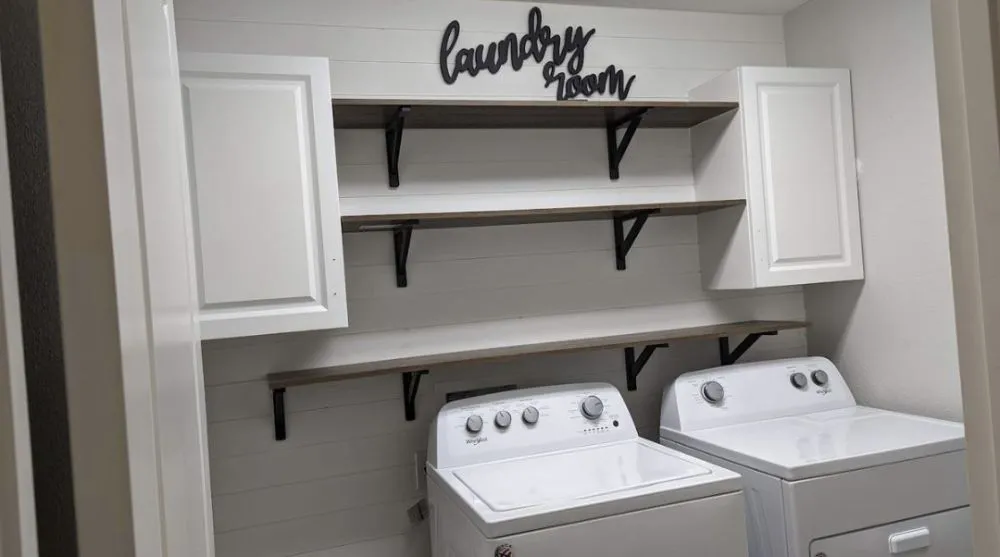 Slide of Manuel Handyman