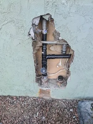 Mario Escobar Plumbing Logo