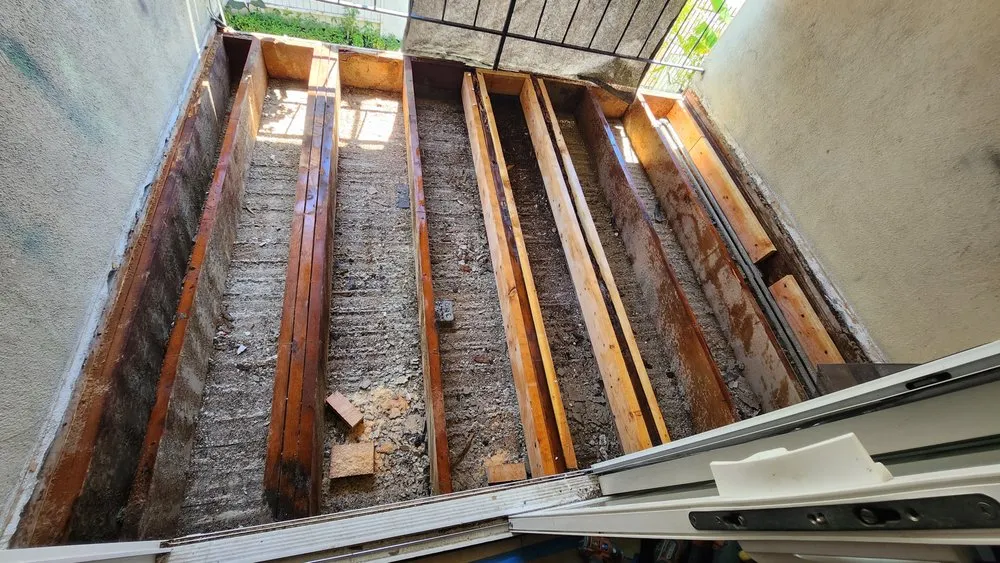 Slide of Mark's Handyman