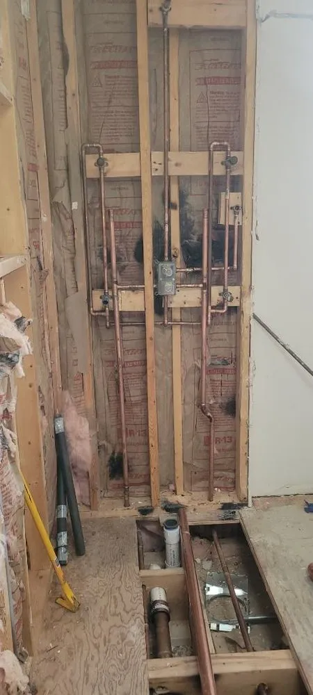 Slide of Martin Mendoza Handyman Plumbing