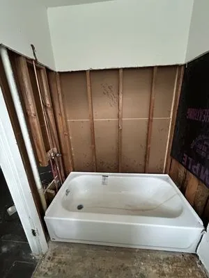 Master Building 5 Brothers Logo