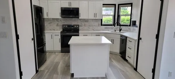 McCarthy General Contractor Logo