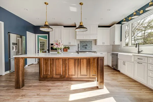 Mcmurray Builders Logo