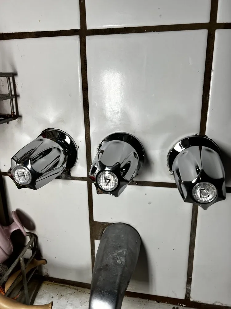 Slide of MD Plumbing & Rooter