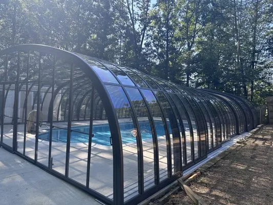 Me & M Pool Services Logo