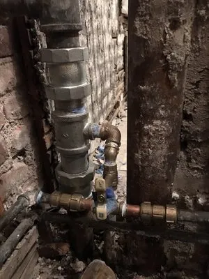 Me Plumbing & Heating Services Logo