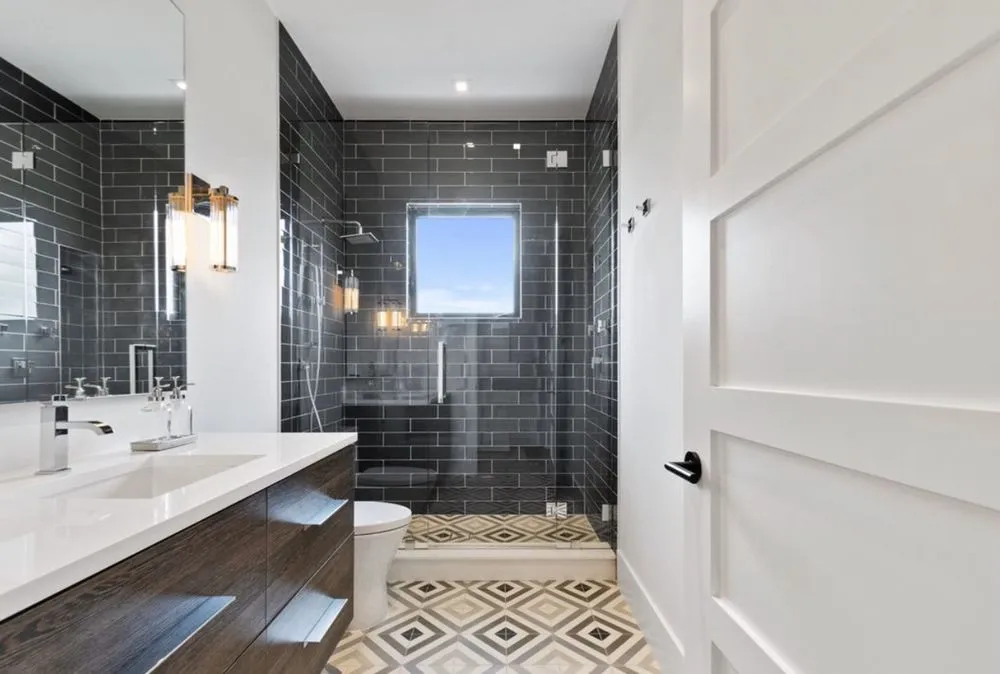 Slide of Metro Plumbing