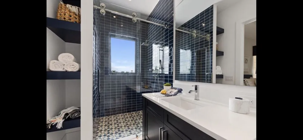 Slide of Metro Plumbing